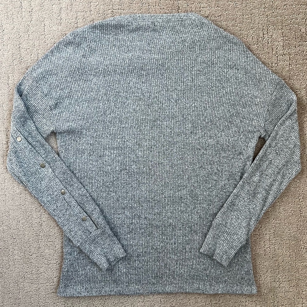 Redhaute Button Asymmetrical Off the Shoulder Lightweight Sweater - Picture 9 of 10
